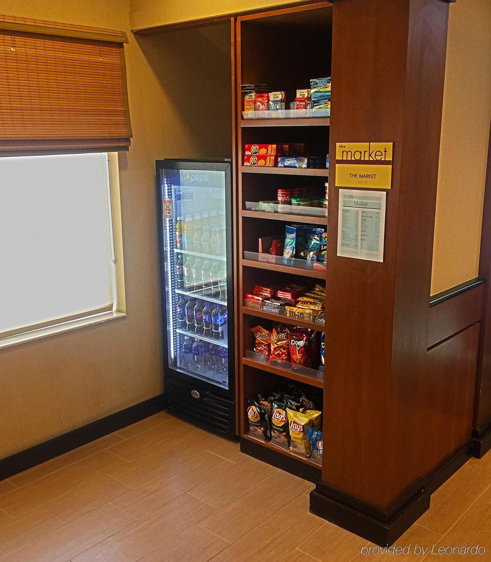 Fairfield Dulles Airport 3*