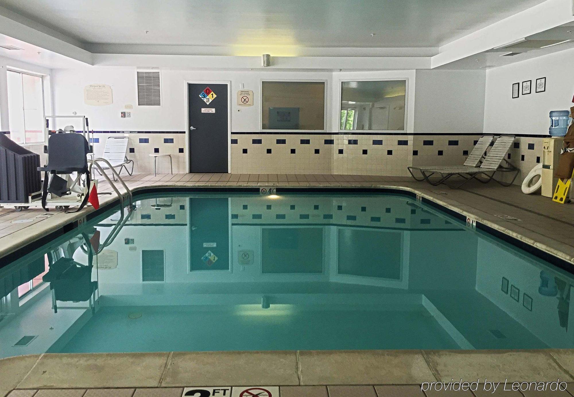 Fairfield Dulles Airport Hotel 3*