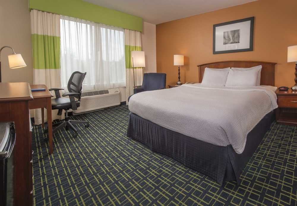 Hotel Fairfield Dulles Airport